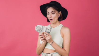 Ada Bonus Besar dari Atasan, Ini Ramalan Zodiak Keuangan Besok Jumat 16 Juni 2023, Capricorn, Aquarius, dan Pisces