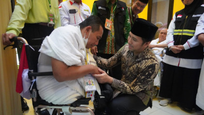 Kunjungi Asrama Haji Surabaya, Wagub Emil Pesan Jamaah Haji Jatim Jaga Ketertiban di Tanah Suci