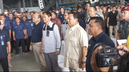 Ribuan Pekerja DEFEND ID Sambut Menhan Prabowo, Sampaikan Target Rp130 Triliun 2023