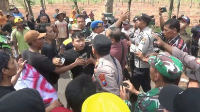 Diduga Serobot Tanah Madrasah, Proyek Pabrik di Tuban Didemo Warga