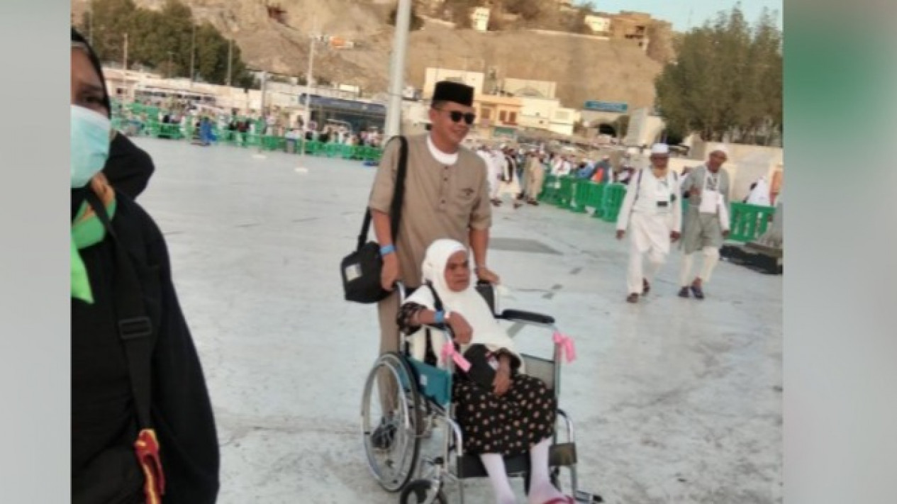 Mukjizat Air Zamzam, Calhaj Asal Bone Sembuh dari Stroke Ringan
            - galeri foto