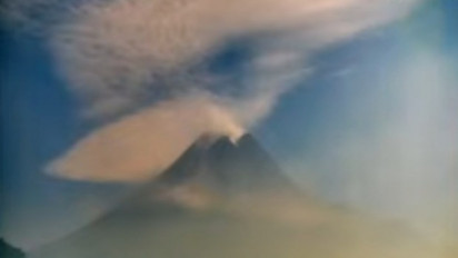 Gunung Merapi Luncurkan 7 Kali Guguran Lava Pijar ke Arah Barat Daya