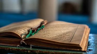 Bacaan Al-Qur'an Surat Al-Baqarah Ayat 211-215 Lengkap Tulisan Arab, Latin, dan Artinya