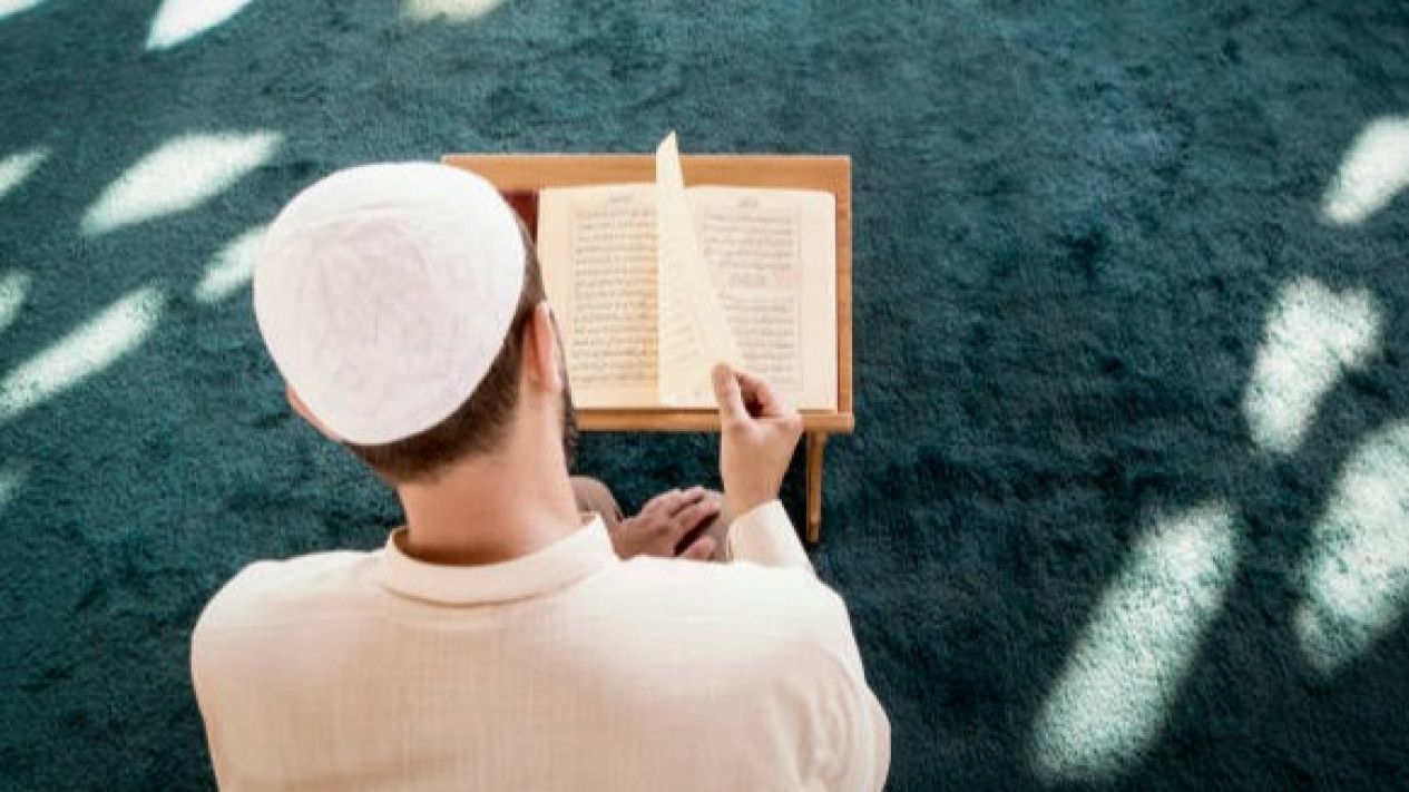 Bacaan Al-Qur'an Surat Al-Baqarah Ayat 216-220 Lengkap Tulisan Arab, Latin, dan Artinya
            - galeri foto