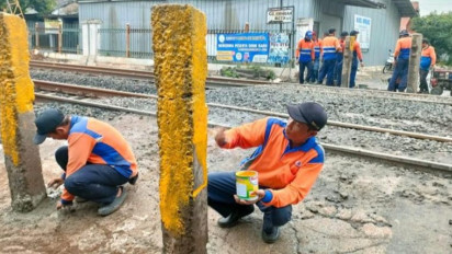 Angkot Tertabrak KRL, KAI Tutup Perintasan Liar di Citayam