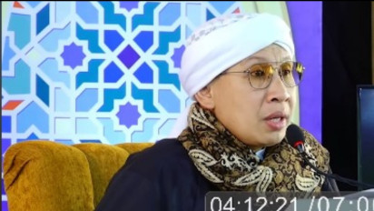 Suami Istri Boleh Tanpa Busana Saat Berhubungan Intim? Buya Yahya Bilang Begini, Ternyata...