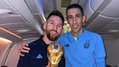 Senyum Bahagia Lionel Messi di Pantai Barcelona setelah Diizinkan Absen dalam Laga Timnas Indonesia Vs Argentina