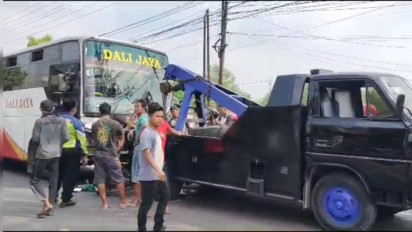 Diduga Gagal Menyalip dan Ugal-ugala, Bus Dali Jaya Tabrak Dua Orang Pemotor Hingga Tewas Seketika di Bojonegoro