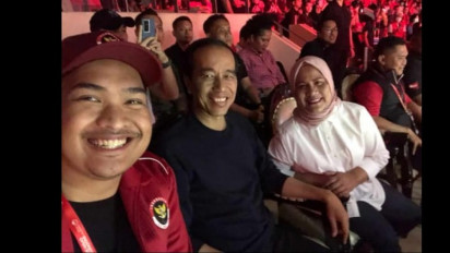 Jokowi Tonton Langsung Anthony Sinisuka Ginting di Indonesia Open, Berharap Menang di Laga Final