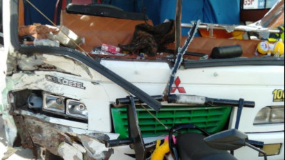 Sebuah Mobil Bus Rombongan Santri Bangka Selatan Alami Kecelakaan Maut, Satu Orang Tewas di Tempat