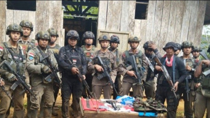 Buntut Pengibaran Bendera Bintang Kejora, Satgas Damai Cartenz Kepung Markas KKB di Ambaidiru