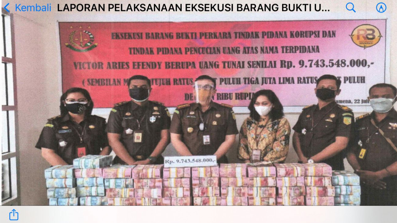 Kejati Papua Berhasil Tangkap Viktor Aries Efendy, DPO Kasus Korupsi dan Pencucian Uang Rp128 Miliar di Kota Sorong
            - galeri foto