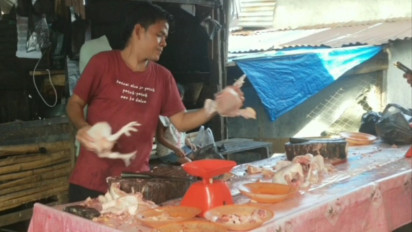 Jelang Idul Adha, Harga Daging Ayam di Pasar Sibuhuan Tembus Rp42.000 Per Kilogram
