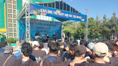 Jelang Liburan Sekolah, Siswa-Siswi Man Surabaya Gelar Musik Band Sekaligus Dilatih Jadi EO