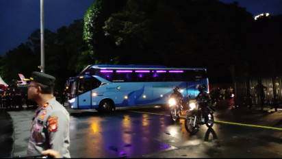 Video Detik-detik Bus Timnas Argentina Dikawal Ketat saat Menuju SUGBK, Suporter: Where's Messi?