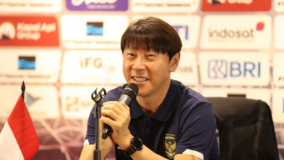 Momen Shin Tae-yong Larang Timnas Indonesia Masuk Ruang Ganti, Sapa Suporter Dulu Keliling Tribun Stadion GBK