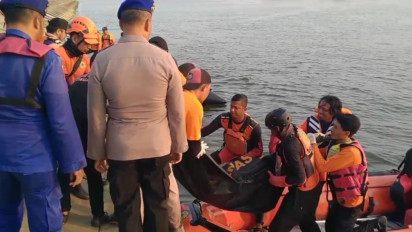 Nelayan Korban Perahu Pecah Dihantam Arus Sungai di Gresik Ditemukan Tewas