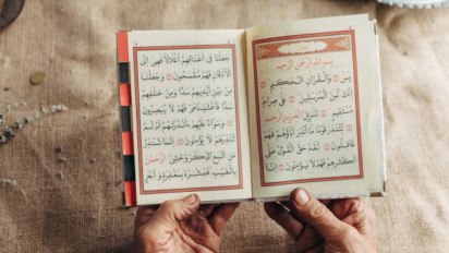 Bacaan Al-Qur'an Surat Al-Baqarah Ayat 276-280 Lengkap Tulisan Arab, Latin, dan Artinya