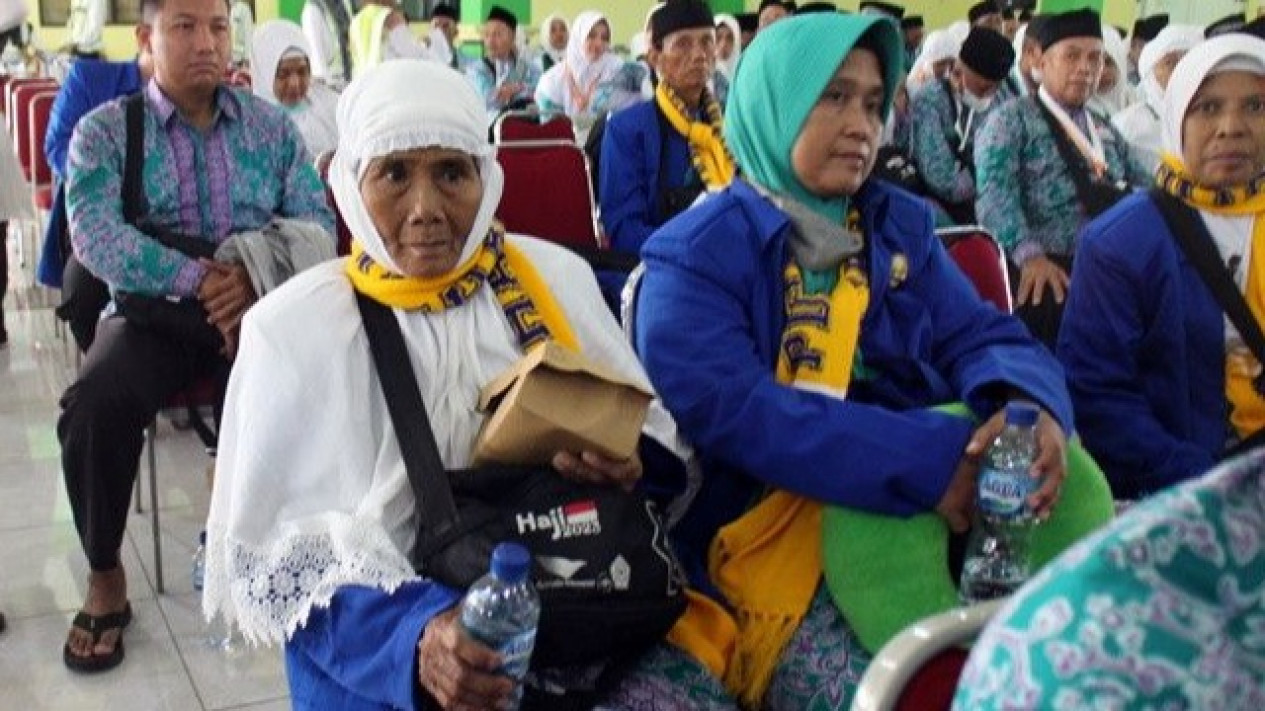 Kisah Suminah yang Berusia 103 Tahun, Calon Haji Tertua dari Embarkasi Solo
            - galeri foto