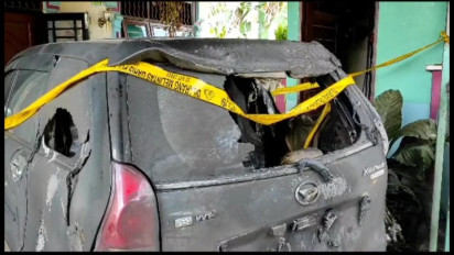 Diteror, Mobil Minibus Milik Warga Patumbak Hangus Dibakar