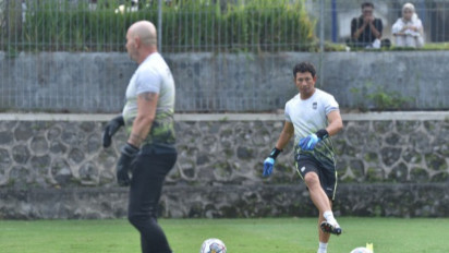 Bursa Transfer Liga 1: Persib Bandung Buka Peluang Rekrut Kiper Lagi, Shahar Ginanjar Terpantau Ikut Seleksi?