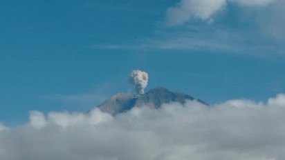 Alami Erupsi, Gunung Semeru di Lumajang Semburkan Abu Tebal Setinggi 600 Meter