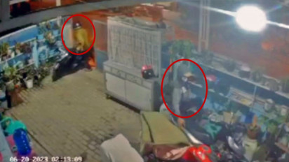 Dalam Waktu Hitungan Menit, Pencuri Berhasil Curi Tiga Unit Motor Terekam CCTV, Kerugian Korban Capai 60 Juta Rupiah
