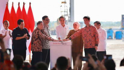 Presiden Jokowi Tinjau Progres Pembangunan Smelter Freeport dan Groundbreaking Pabrik Foil Tembaga di Gresik, Gubernur Khofifah Optimistis Jatim Jadi Simpul Ekonomi Dunia