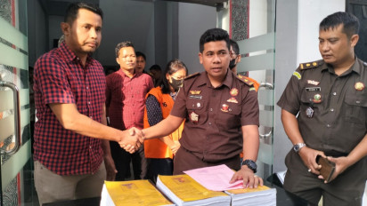 Kasus Korupsi Dana Desa, Berkas Serta Tiga Tersangka Dilimpahkan ke Kejari Samosir. Oknum Kades, Sekdes dan Kaur Keuangan, Kompak Masuk Sel