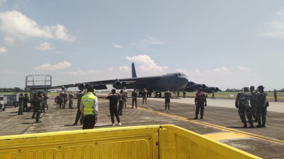 Sejarah Terukir, 2 Pesawat Bomber Milik Amerika Serikat Mendarat di Indonesia