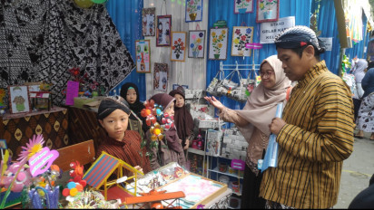 Ratusan Kerajinan Dari Limbah Sampah Karya Siswa SD  Dipamerkan