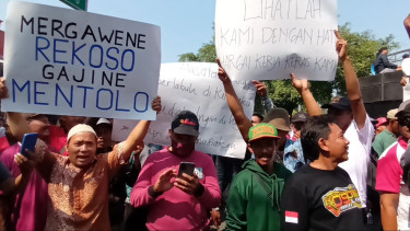 Tunjangan Hanya Rp 500 Ribu per Tahun, Ribuan Ketua RT dan RW di Pati Demo Tuntut Kenaikan Tunjangan