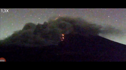 Lagi-lagi Gunung Semeru Erupsi, Kali Ini Muntahkan Awan Panas Guguran Sejauh 3,5 Kilometer