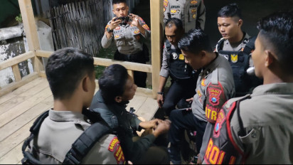 Heboh! Penjual Sayur Bawa Bubuk Mesiu Diamankan Paksa Polres Probolinggo