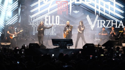 Puluhan Ribu Baladewa Guncang Alun-alun Kebumen Saat Nyanyi Bareng Dewa 19 di Panggung KIE 2023