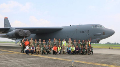 TNI AU dan Angkatan Udara AS Gelar Latihan Gabungan Pendaratan Pesawat Pengebom B-52 Perdana di Bandara Kualanamu