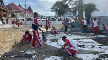 Polres Padang Pariaman Gelar Aksi Bersih Tempat Bersejarah dan Bakti Sosial Menyambut HUT Bhayangkara ke-77 Tahun 2023