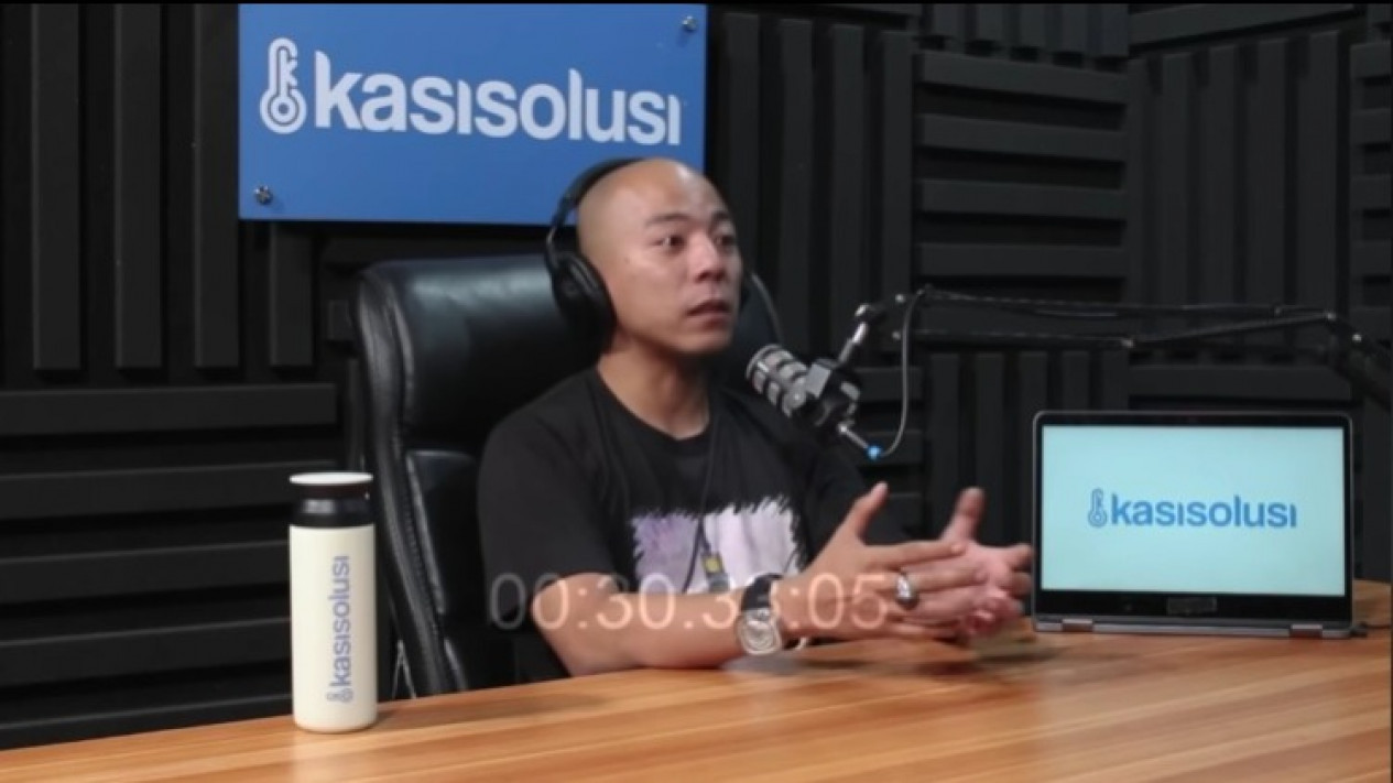 Kisah Pria yang Murka sangat Membenci Islam hingga Tega Fitnah Nabi Muhammad, yang Berakhir Ucap Syahadat Gegara..
            - galeri foto