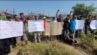 Imbas Dua Kapal Ikan Dibakar di Perairan Kalimantan Barat, Puluhan Nelayan Juwana Demo Tuntut Pelaku Ditangkap
