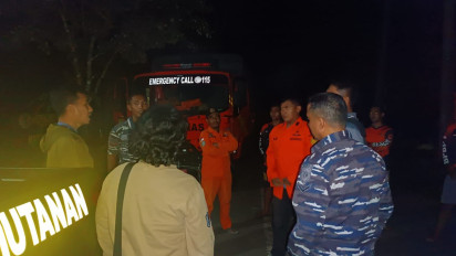 29 ABK Kapal Ikan yang Tabrak Karang di Perairan Alas Purwo Dievakuasi, Satu Hilang