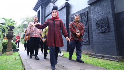 Tinjau Persiapan OIC-CA 2023 di Anjungan Jatim TMII, Gubernur Khofifah Akan Maksimalkan Untuk Kenalkan Budaya Sekaligus Gaet Investor
