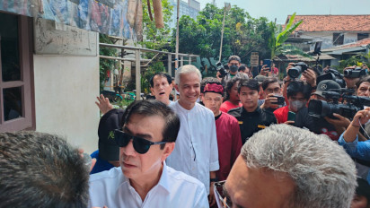 Blusukan ke Jaksel Terima Keluhan Warga soal Banjir, Ganjar Lapor ke Pj Gubernur DKI Heru Budi