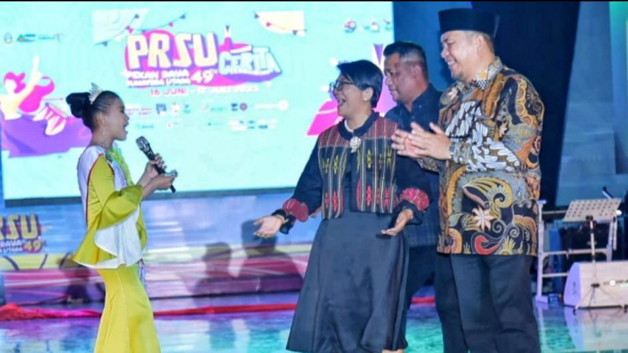 Malam Pagelaran Seni Budaya Pemkab Tapteng Di Open Stage PRSU
            - galeri foto