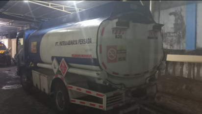 Polsek Ambulu Jember Grebek Gudang Penimbunan Solar Subsidi