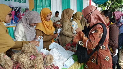 Harga Pangan Mahal, Warga Serbu Pasar Murah di Probolinggo