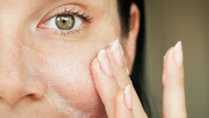 Tips Merawat Kulit dari Paparan Sinar Matahari dan Polusi Udara Agar Tetap Glowing