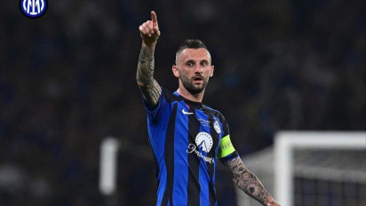 Barcelona Dijegal Klub Timur Tengah untuk Gaet Gelandang Andalan Inter Milan