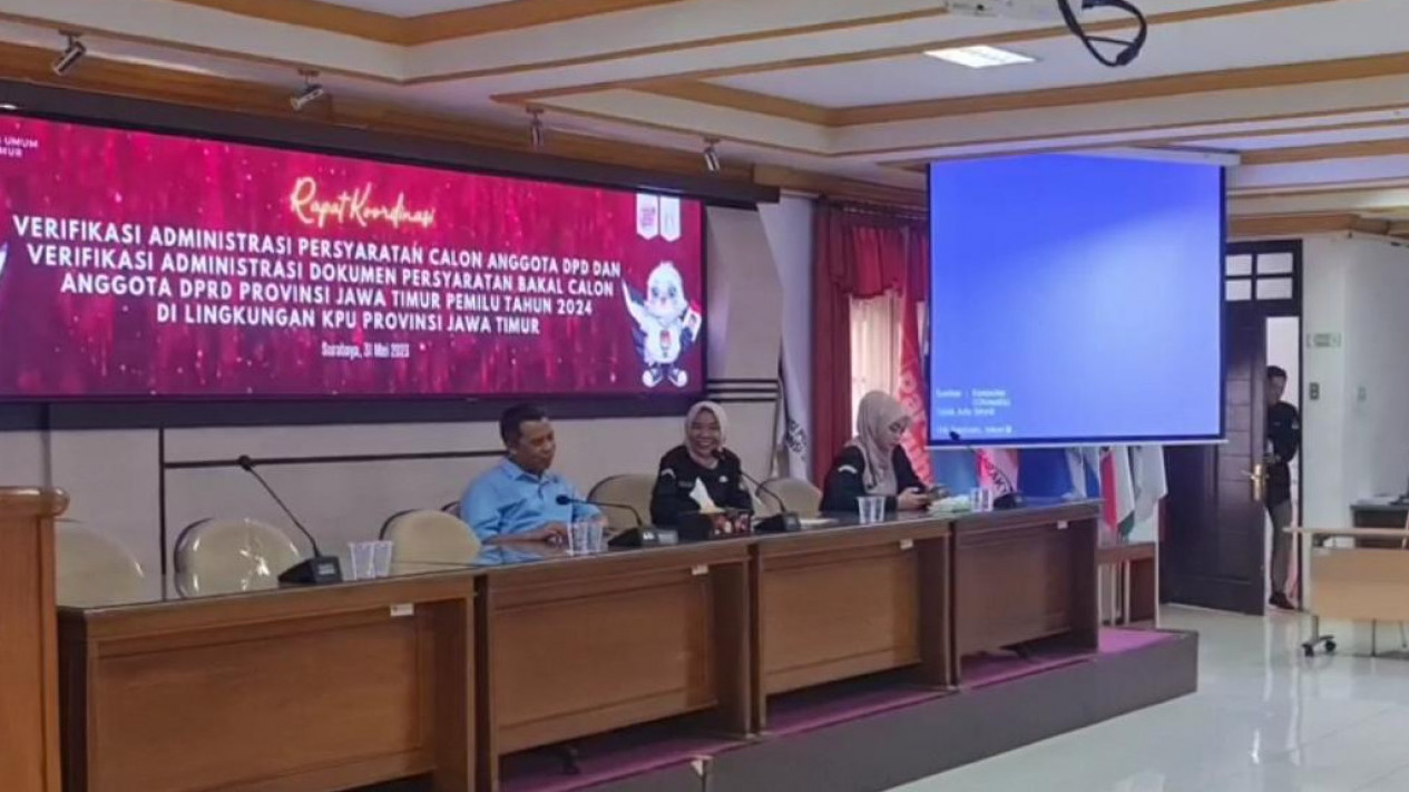 Mengejutkan, Ribuan Bacaleg DPRD Jatim TMS, Hanya 17 Orang yang Memenuhi Syarat
            - galeri foto