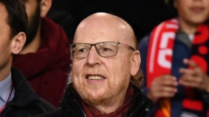 Penjualan Tak Kunjung Selesai, Suporter MU Protes dengan Memblokir Akses ke Megastore