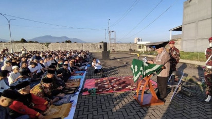 Amien Rais Menjadi Khotib Sholat Idul Adha di Bandung